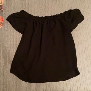 Black off the shoulder short sleeve shirt